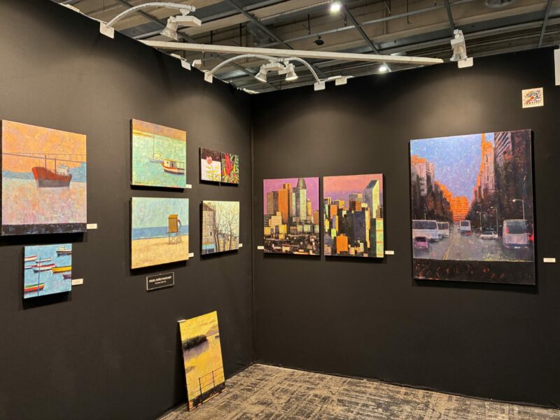 Peintures à l'huile de Miguel Núñez Rauschert exposées par Artiti.art à Art3f Paris 2026 : bateaux, plage, fleurs et paysages urbains au crépuscule
